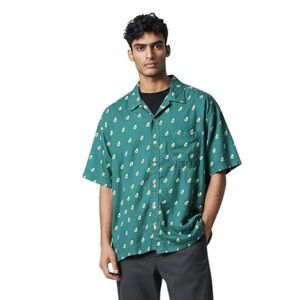 Duluth Trading Co. Avocado Print Short Sleeve Button Up Shirt